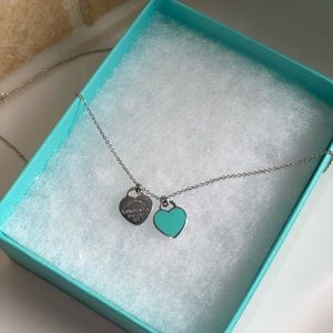 Tiffany Blue Double Heart Tag Pendant
in Silver, Mini